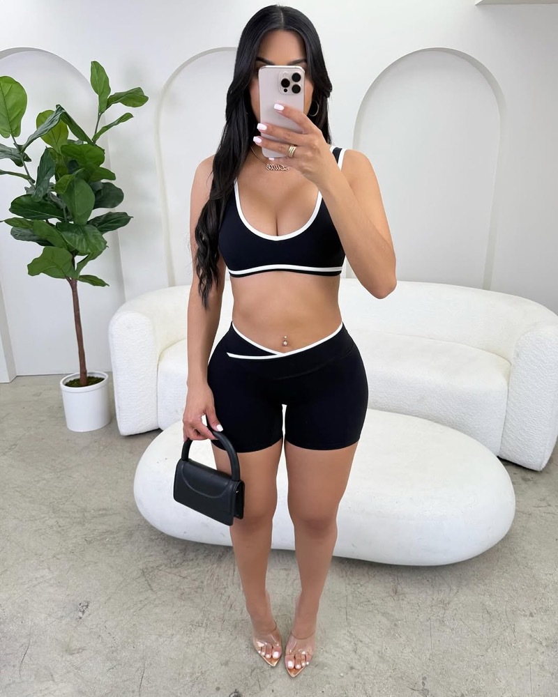 طقم يوجا أنيق للسيدات بحواف مت - مراجعة Yoga Fitness Fit Club وسعره