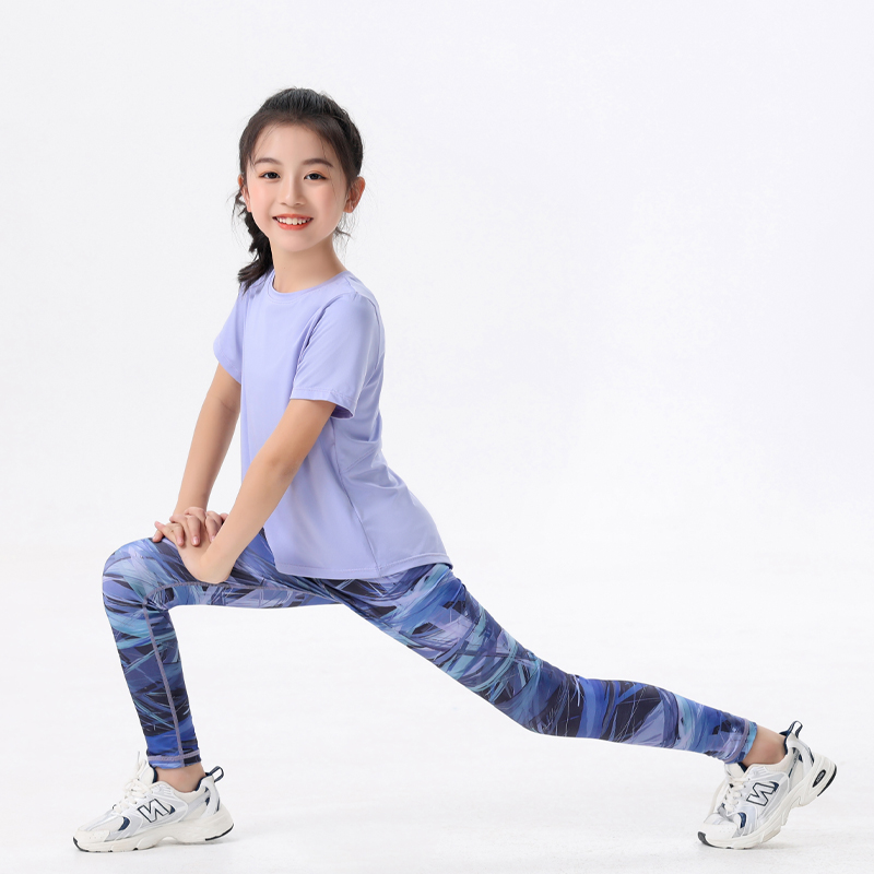 قطعتان من ملابس رياضية للأطفال - مراجعة Yoga Fitness Girl وسعره